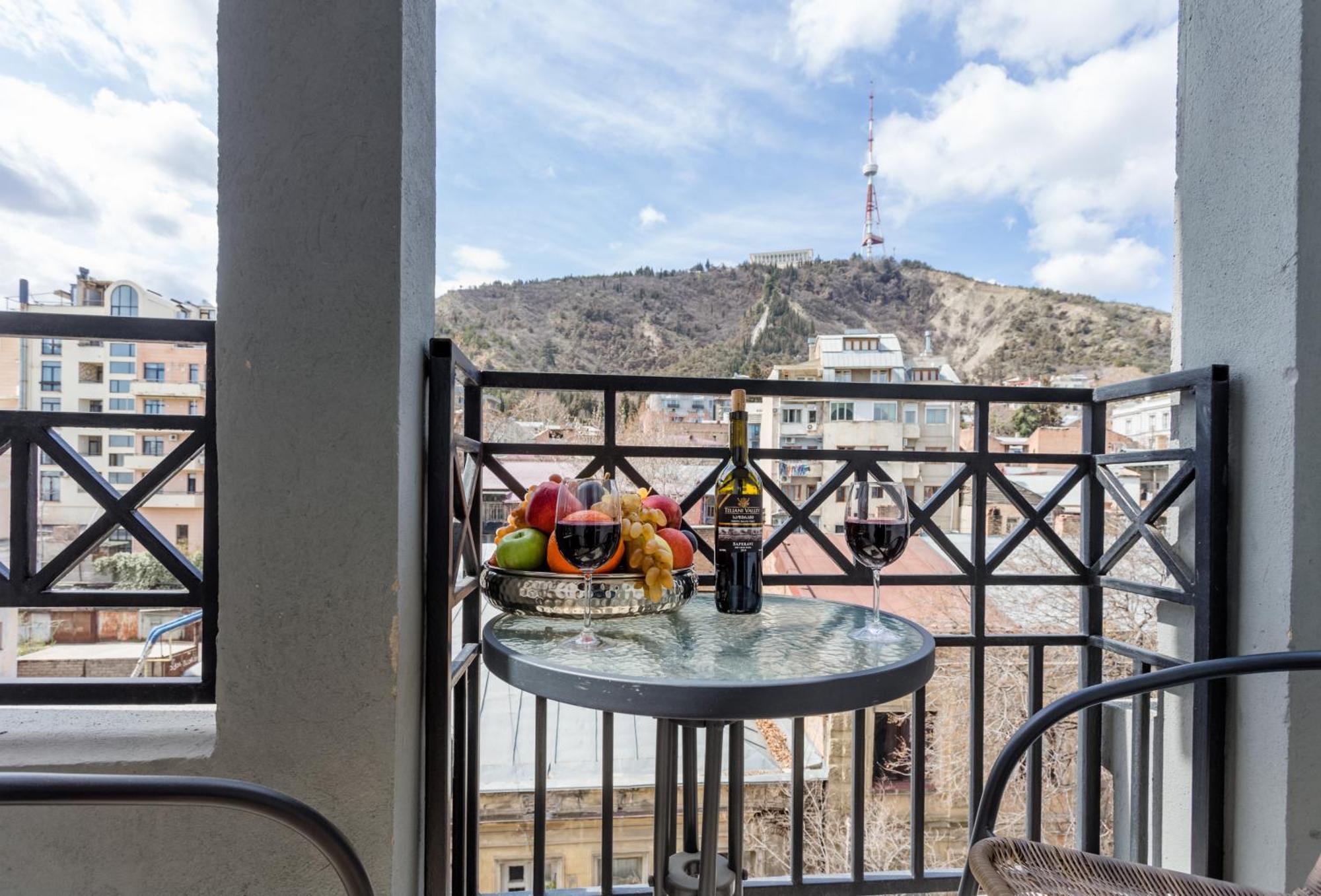 Apartment In The City Of Tbilisi Esterno foto